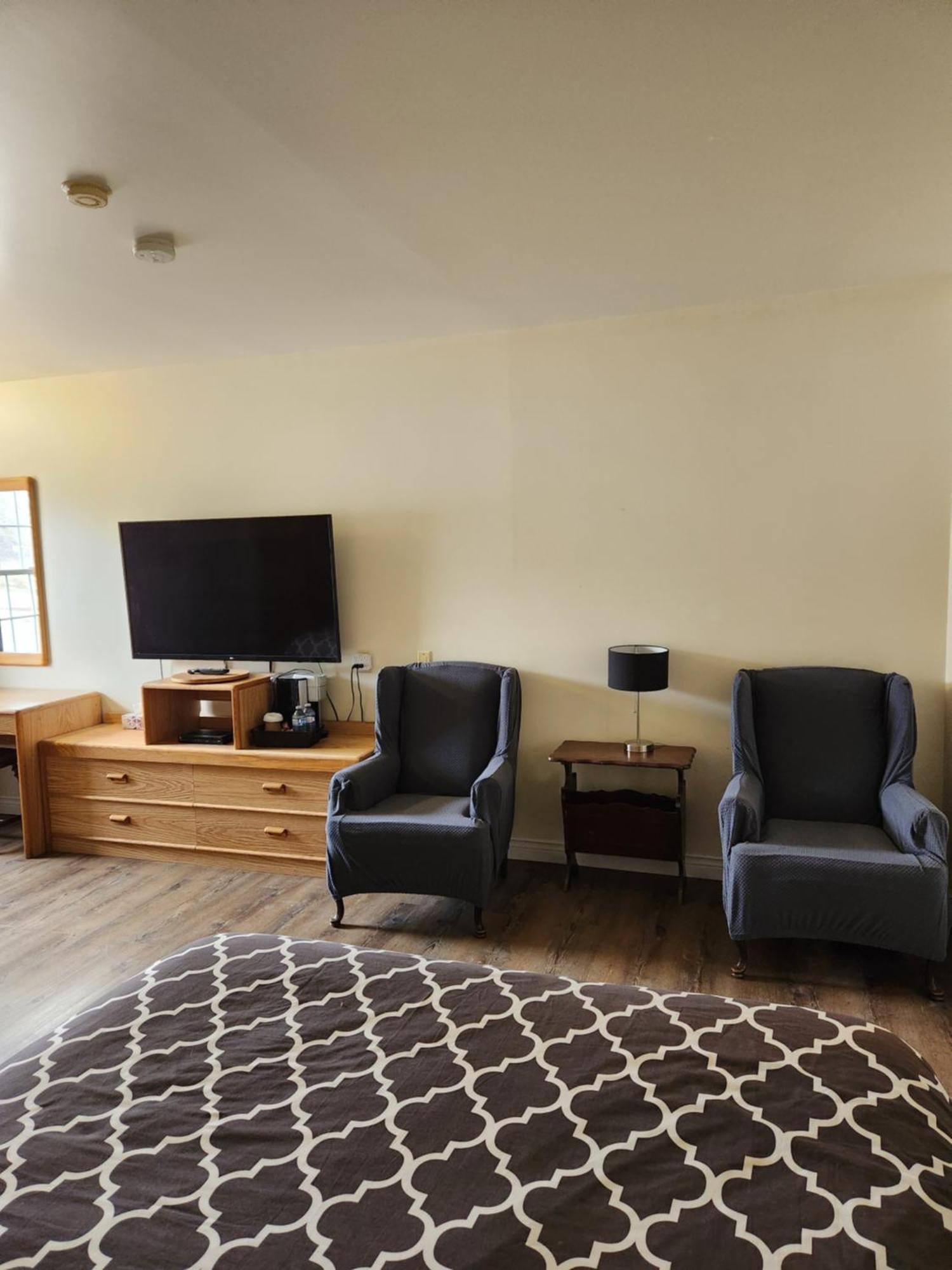 Covered Bridge Inn & Suites Sussex Εξωτερικό φωτογραφία