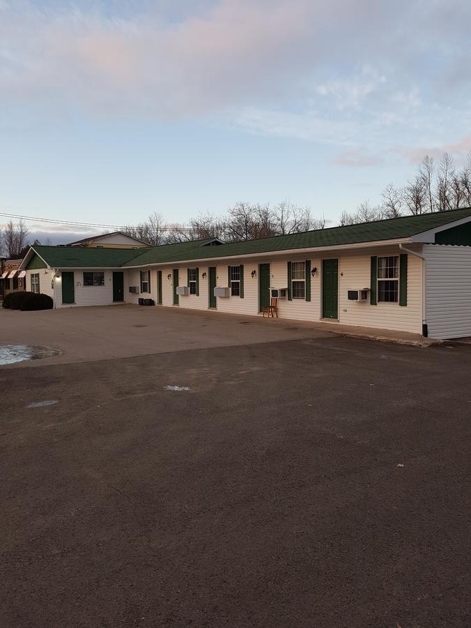 Covered Bridge Inn & Suites Sussex Εξωτερικό φωτογραφία
